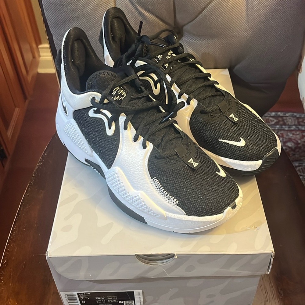 Nike Paul George 5 Basketball Shoes